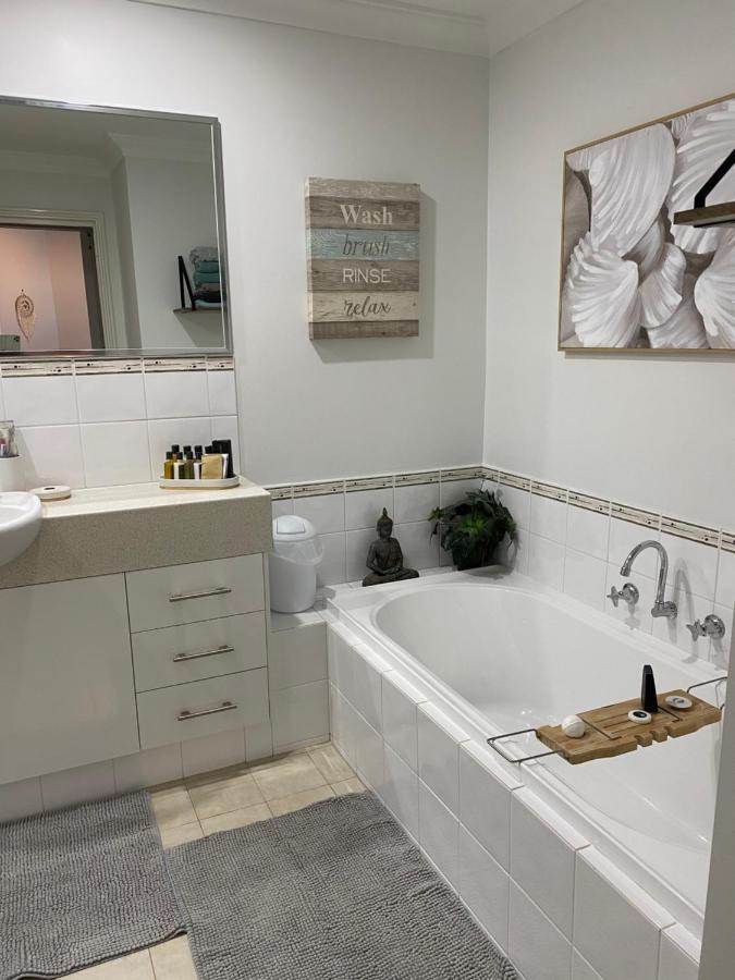 Appartement The Hutt On Mandurah Marina Extérieur photo